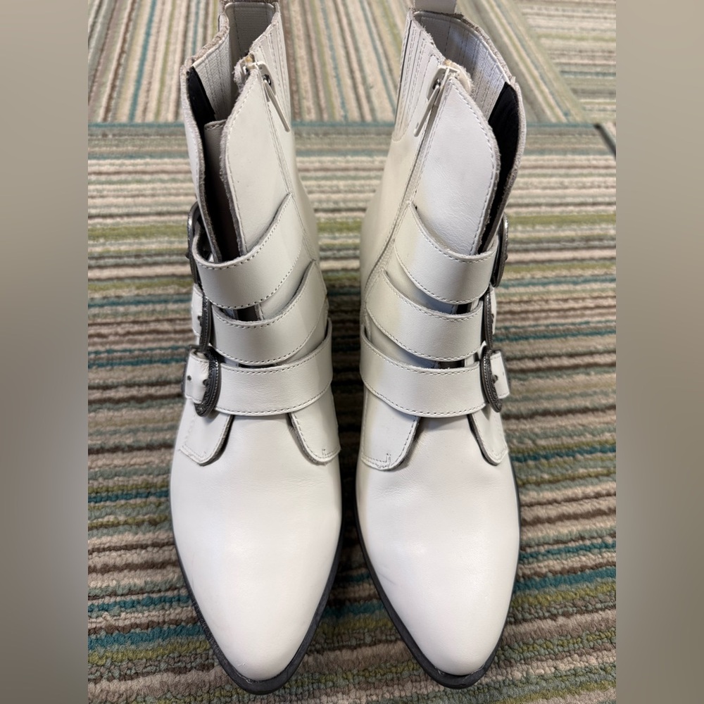 Steve Madden Bark Western Buckle Booties – White – NWOT – Size 7 - Picture 10 of 16